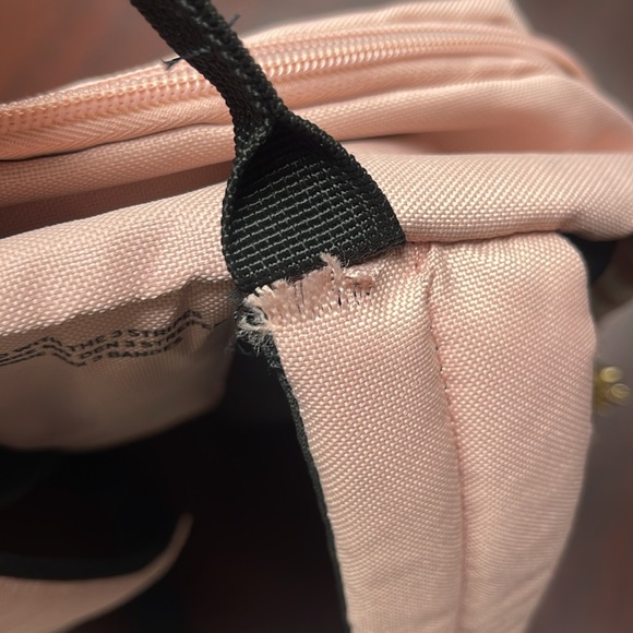 🔴NWOT Adidas Backpack W/Keyring Charm - Picture 5 of 6